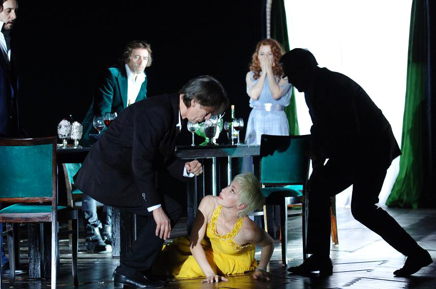  A scene from Nosferatu, photo: Stefan Okołowicz / Teatr Narodowy 
